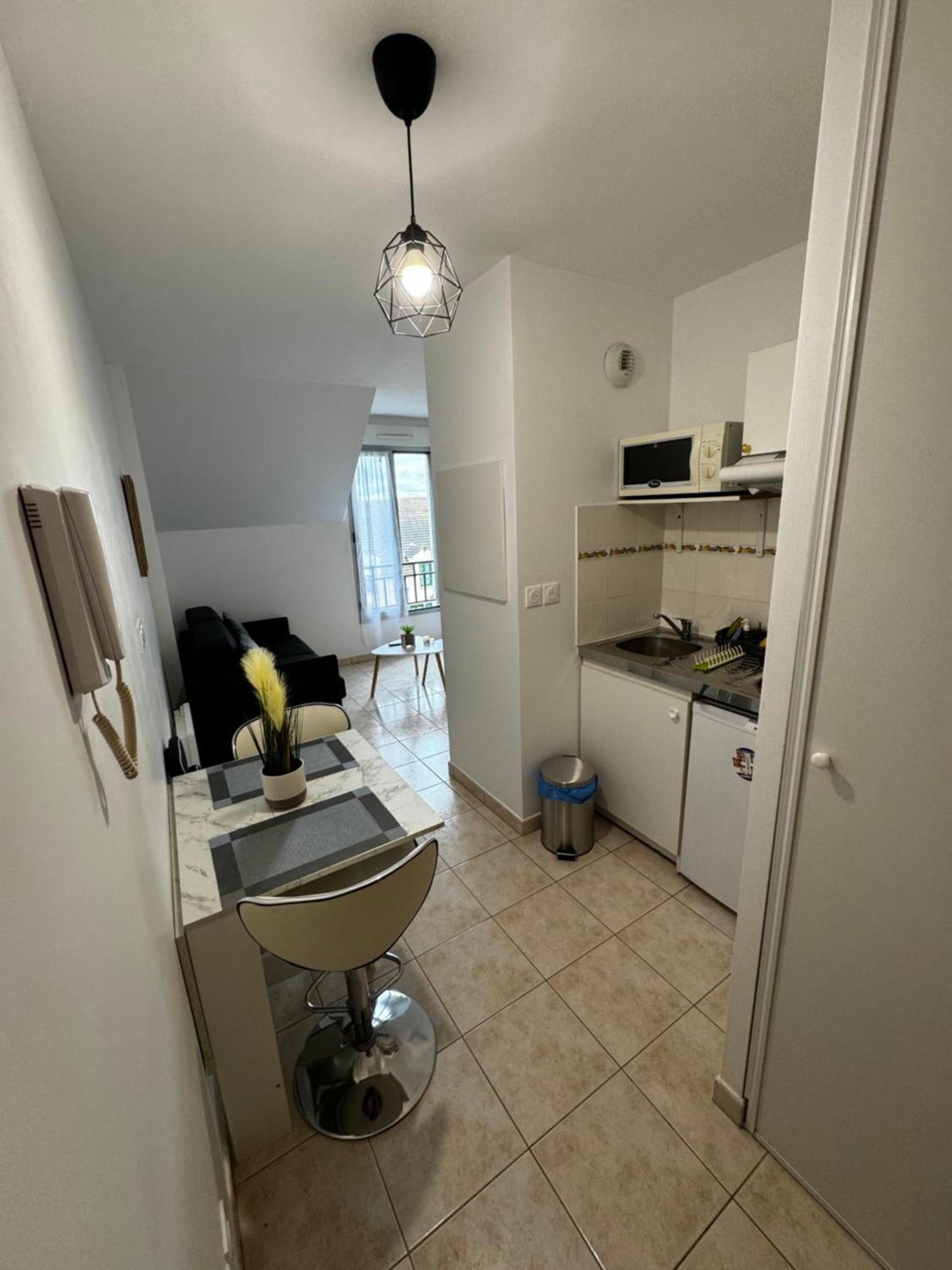 Le Studio Du 72 Lägenhet Bussy-Saint-Georges Exteriör bild